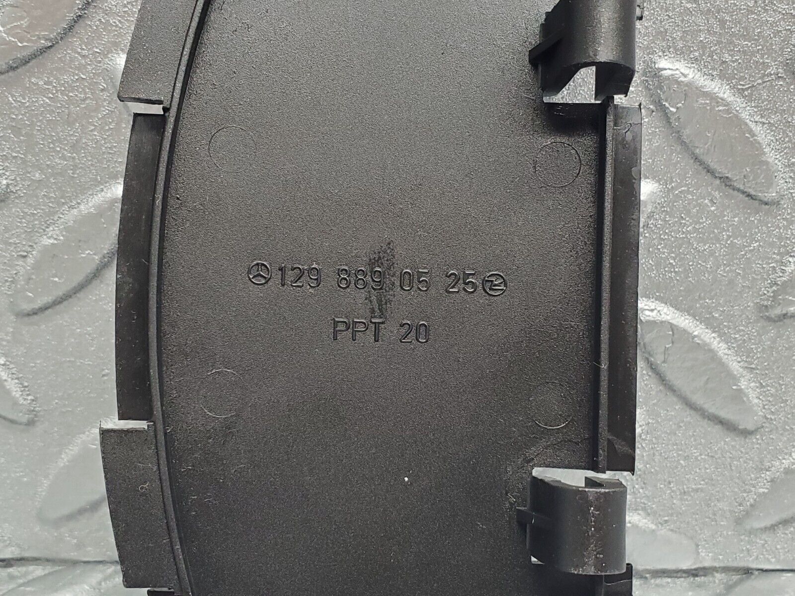 43712604