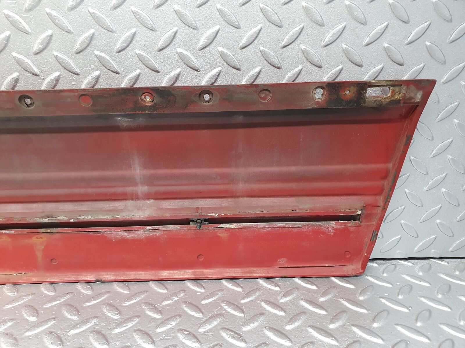 43789 Mercedes-Benz C126 380SEC Coupe Left Door Lower Moulding Trim 1266901140