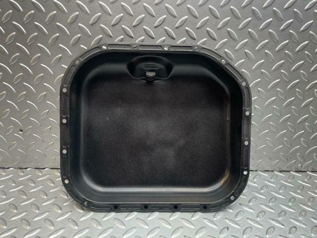 0018 Mercedes-Benz W116 350 SE Oil Sump Cover