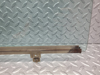S123 Wagon rear right window glass used OEM