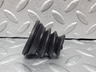 W126 brake servo vacuum pipe rubber cover used OEM