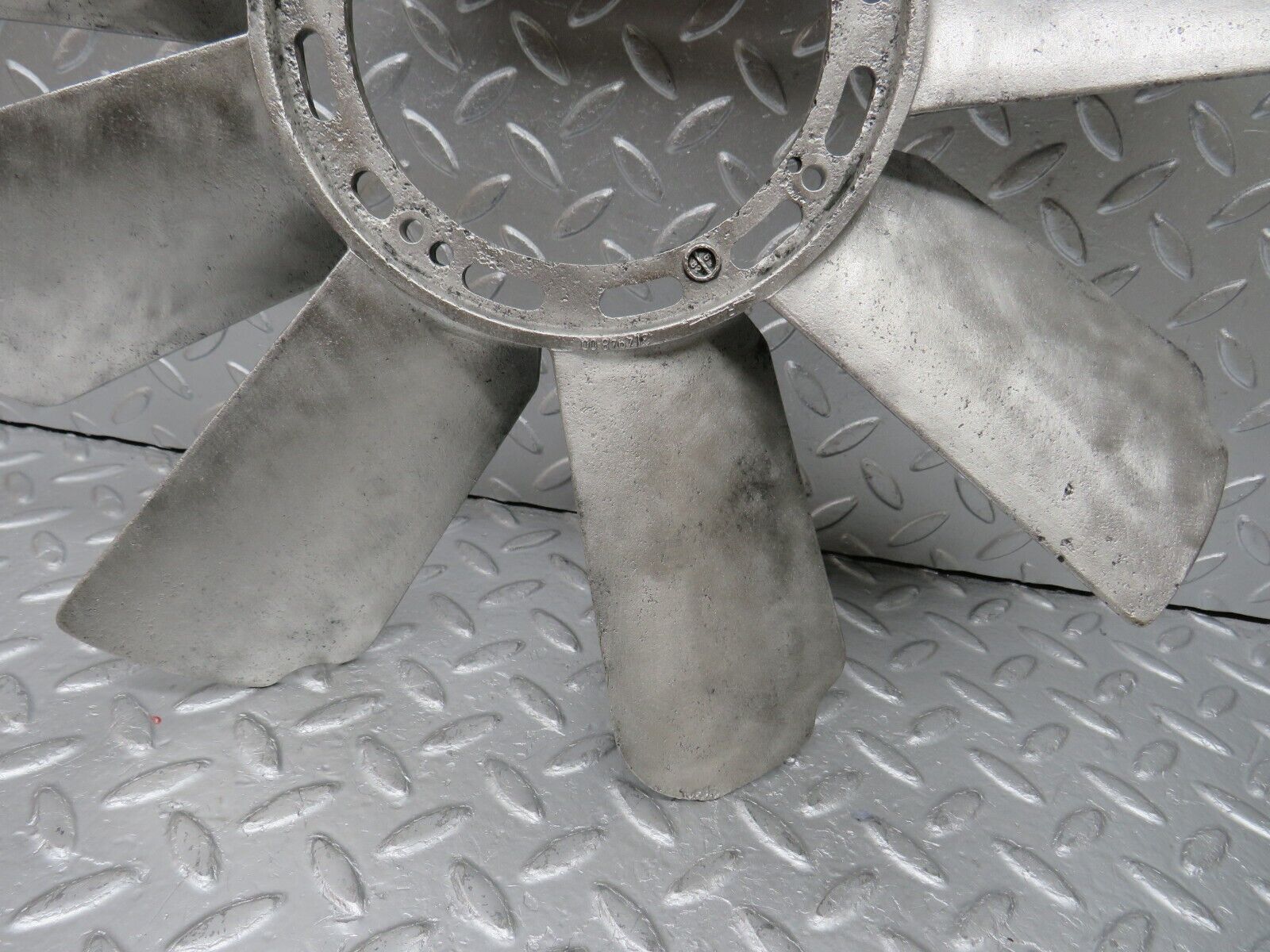 33138 Mercedes-Benz C107 R107 Engine Cooling Fan 1162051906