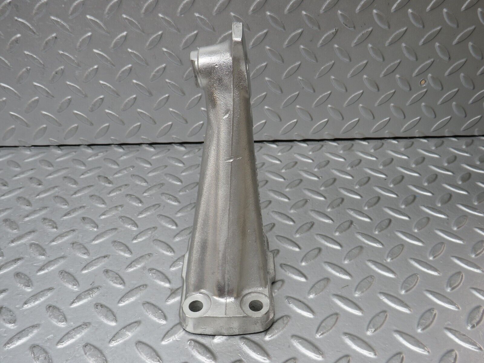 35475 Mercedes-Benz R107 280SL Engine Mount Bracket Right 1802233904