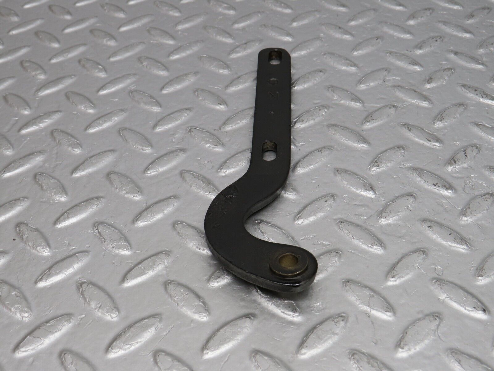 39256 Mercedes-Benz R107 500SL Right Bonnet Hinge Support