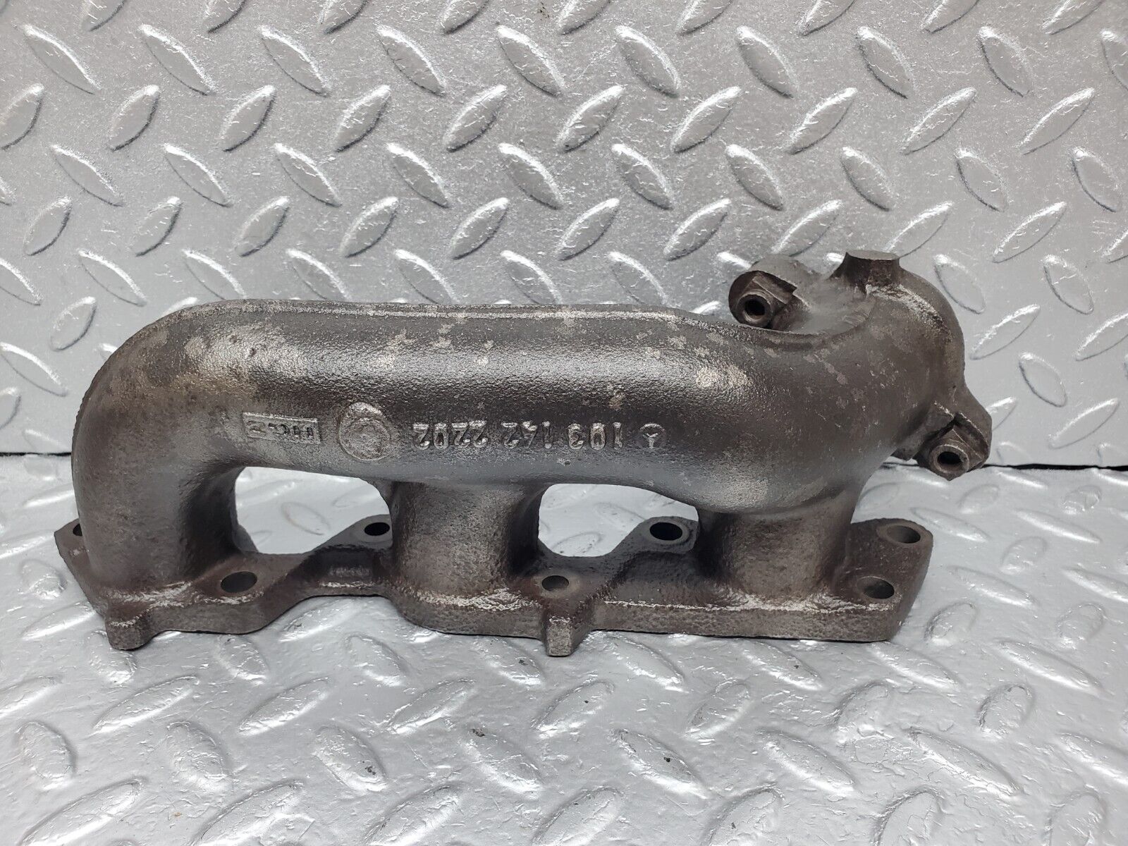 45184 Mercedes-Benz R129 300SL Coupe Exhaust Manifold 4-6 Cylinder 1031422202
