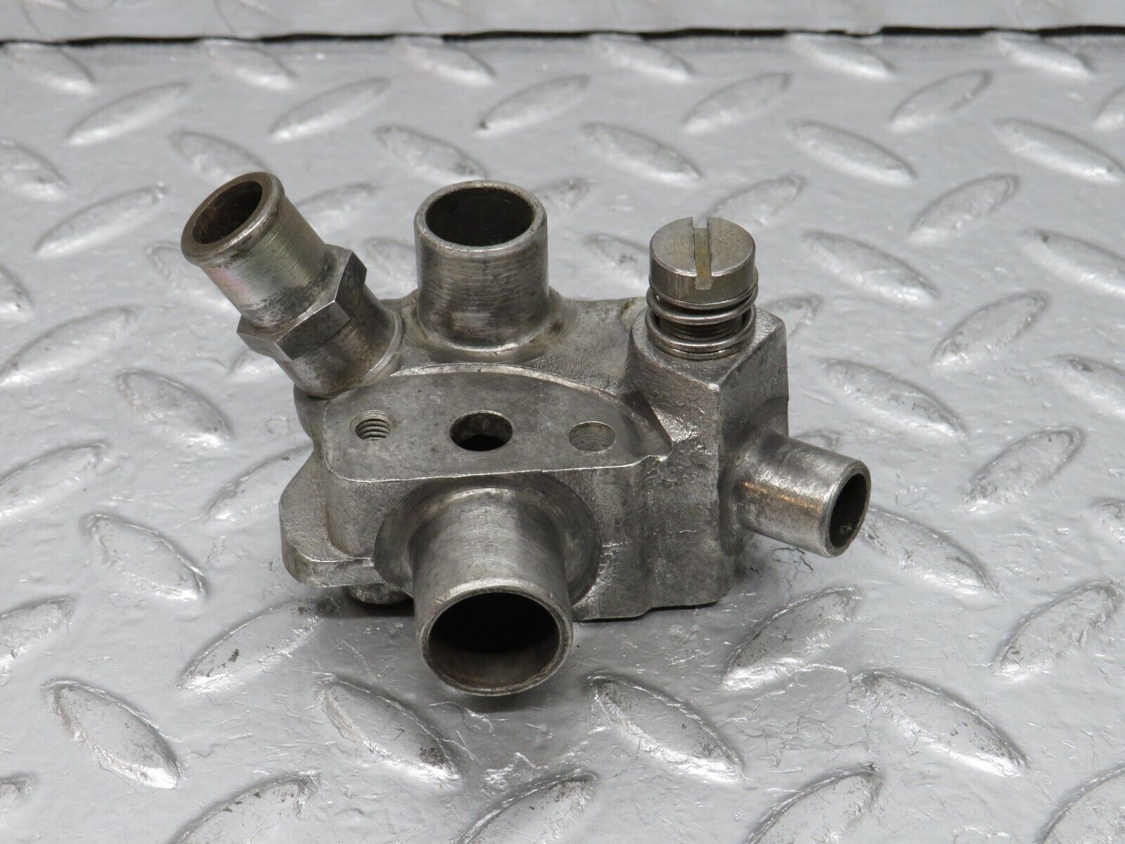 32767 Mercedes-Benz C107 R107 350 V8 Auxiliary Air Valve 1160940012