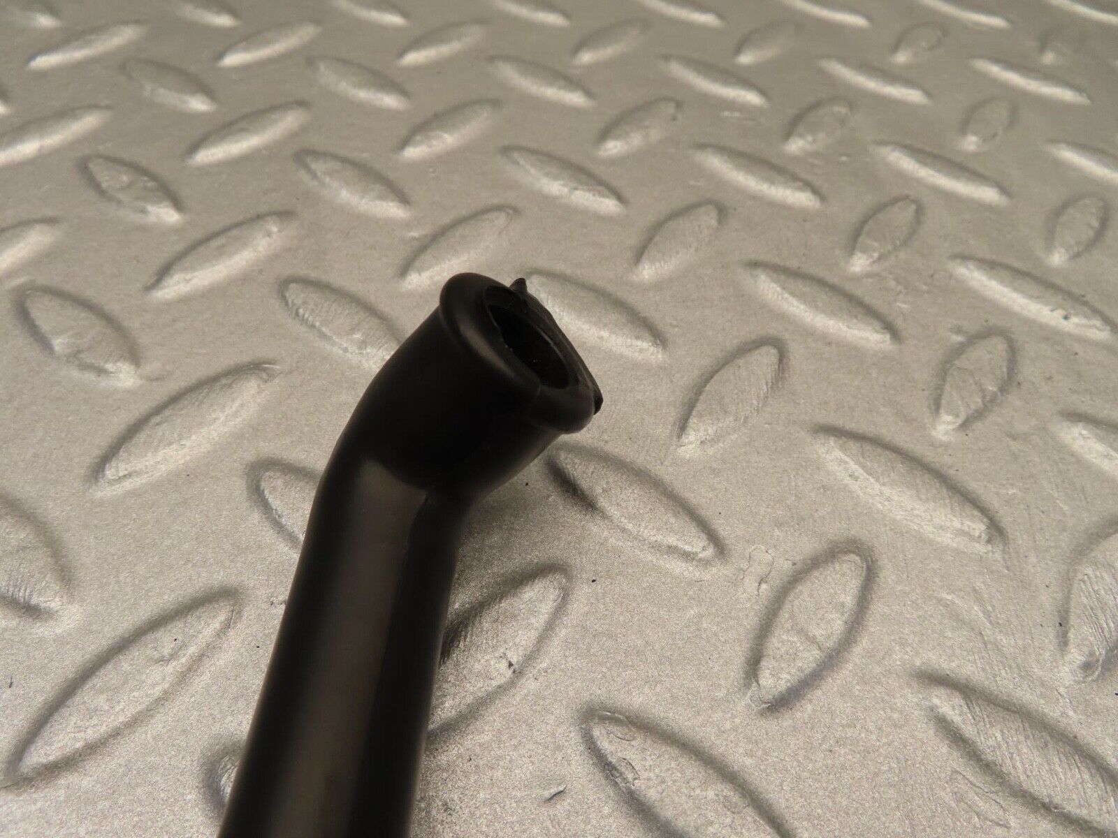 11816 Mercedes-Benz R107 450SL Crankcase Breather Hose 1170940391