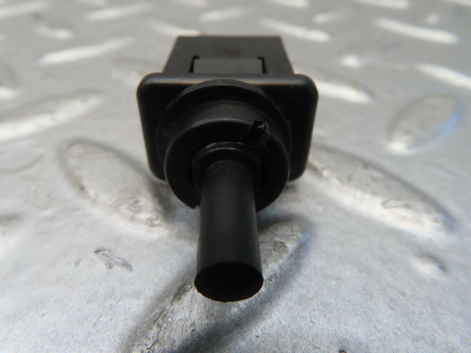 15786 Mercedes-Benz R107 450SL Glove Box Light Switch 0008213152