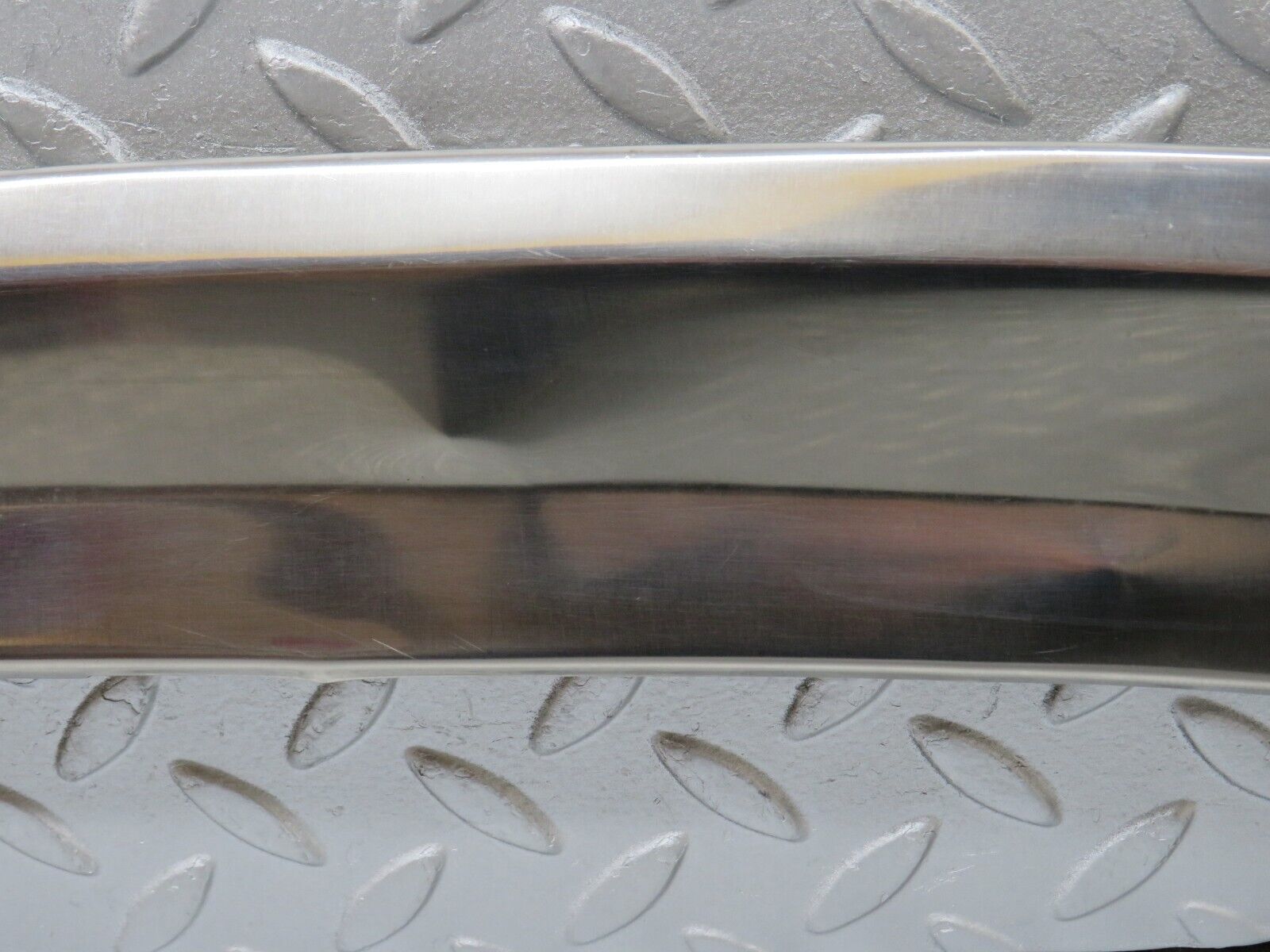 35625 Mercedes-Benz R107 280SL Windscreen Top Chrome Trim