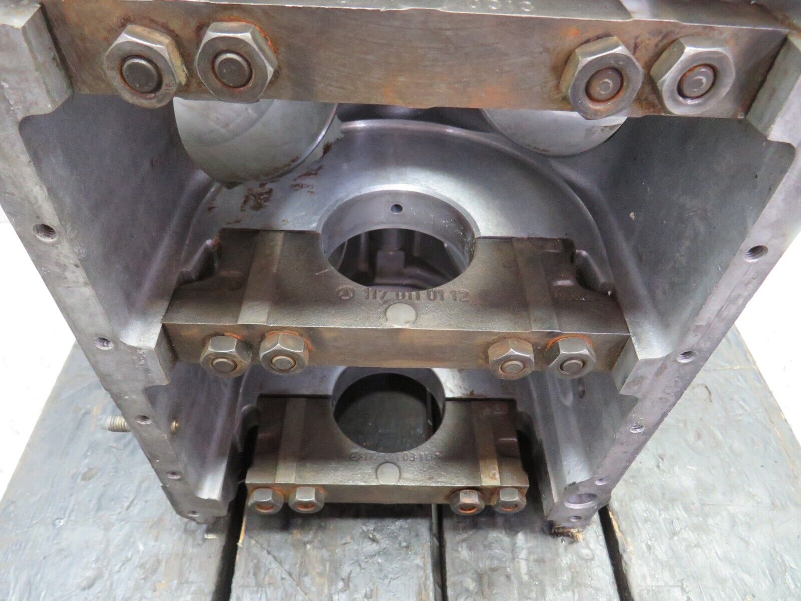 39319 Mercedes-Benz R107 500SL Engine Block M117.962 1170112401