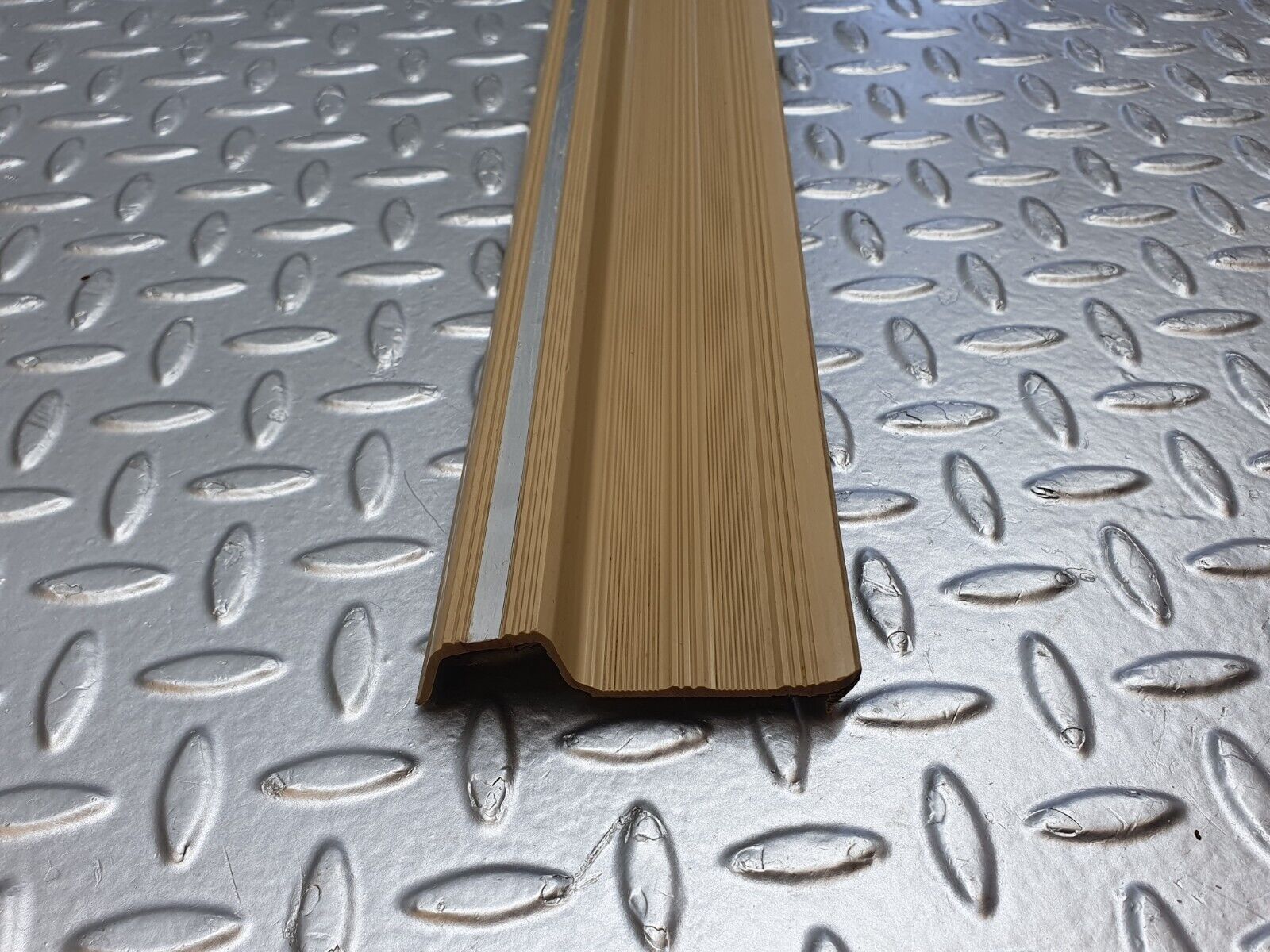 43963 Mercedes-Benz C123 230CE Coupe Left Door Sill Trim Beige