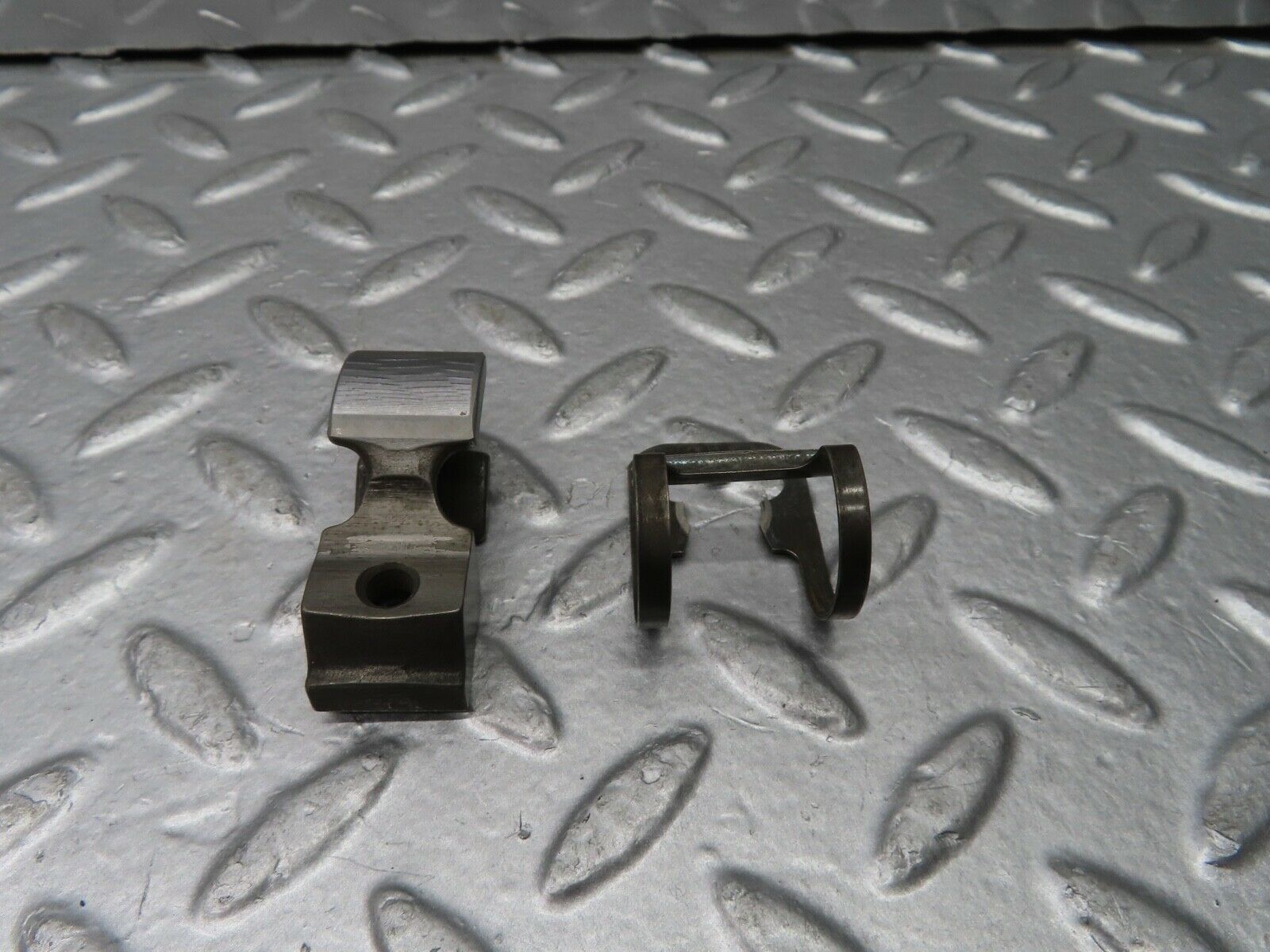 20718 Mercedes-Benz R107 450SL Valve Rocker Arm With Retaining Spring