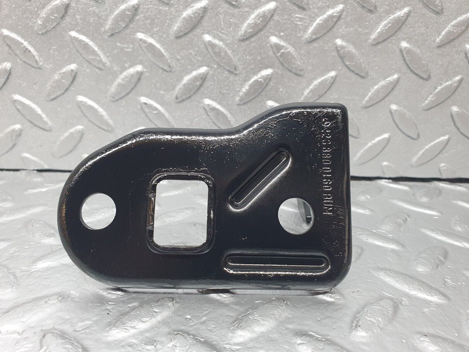 44069 Mercedes-Benz C123 230CE Coupe Bonnet Safety Latch