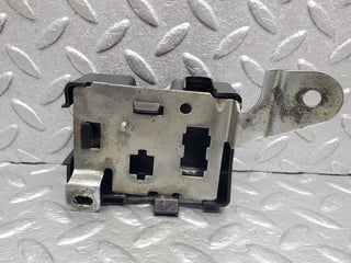 W124 Cabriolet cable connect cover and bracket used OEM