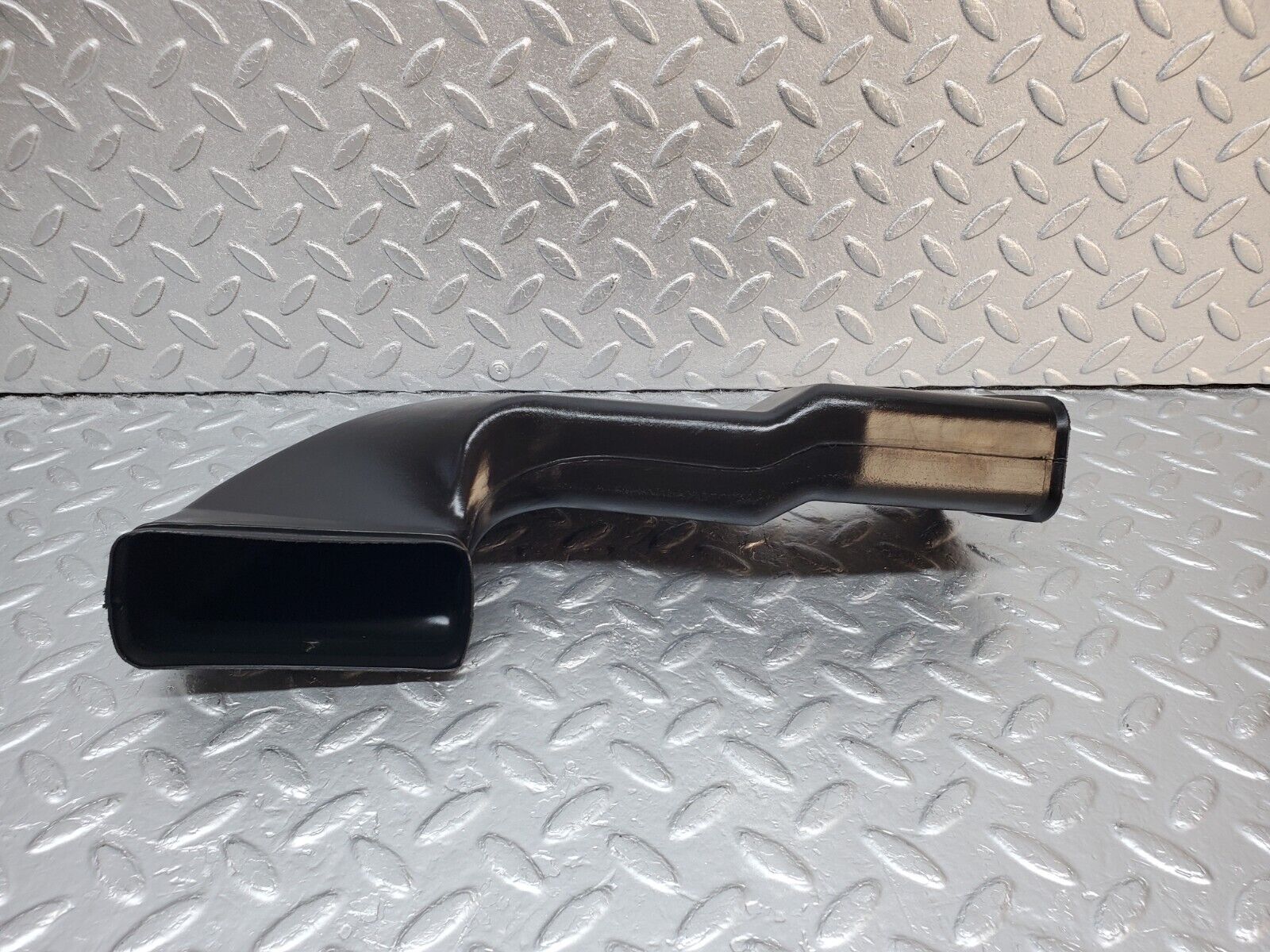 45927 Mercedes-Benz W126 420SE Dashboard Air Duct Right 1268312546