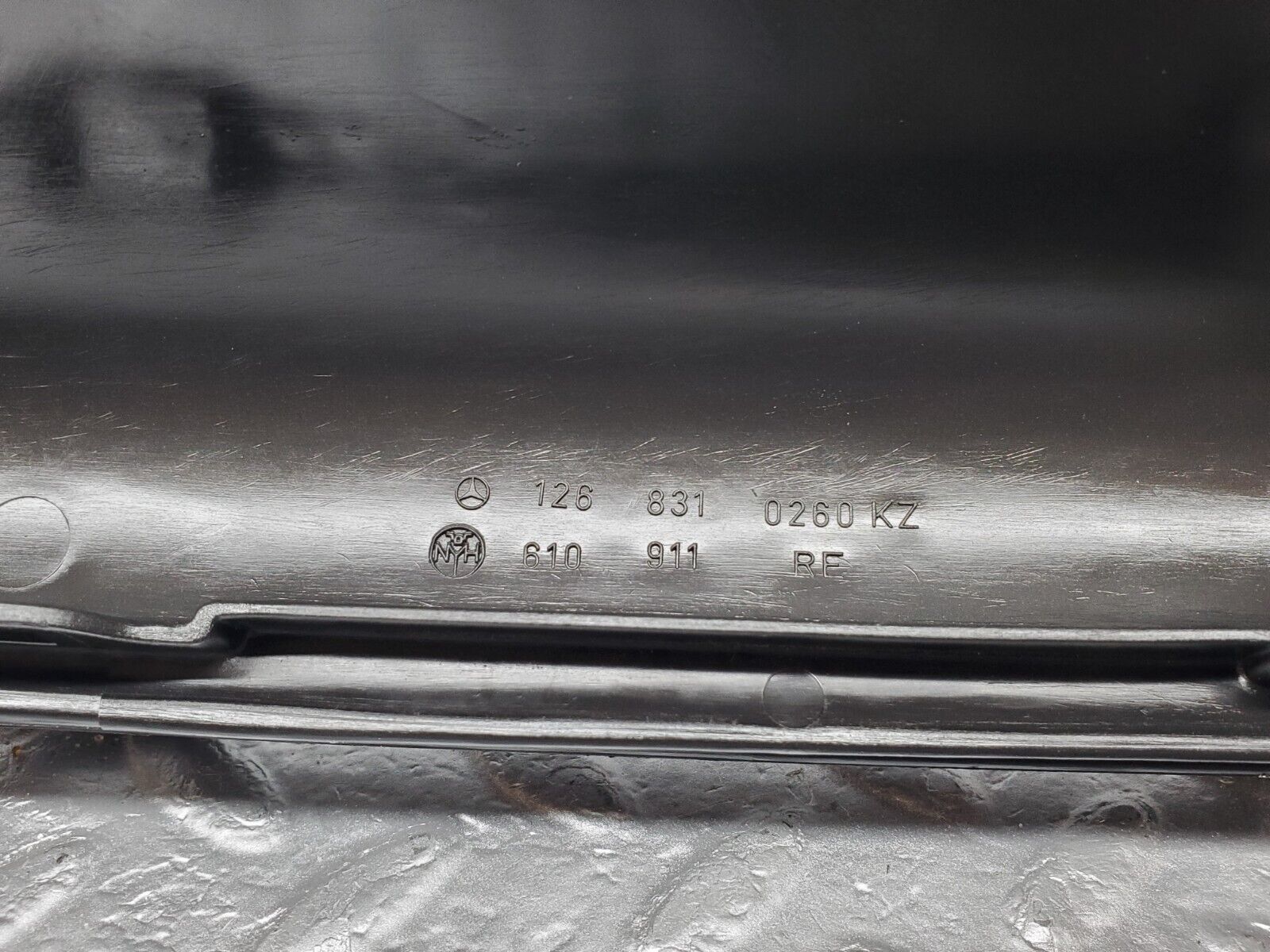 45915 Mercedes-Benz W126 420SE Dashboard Air Vent Duct 2x 1268300219 1268300119