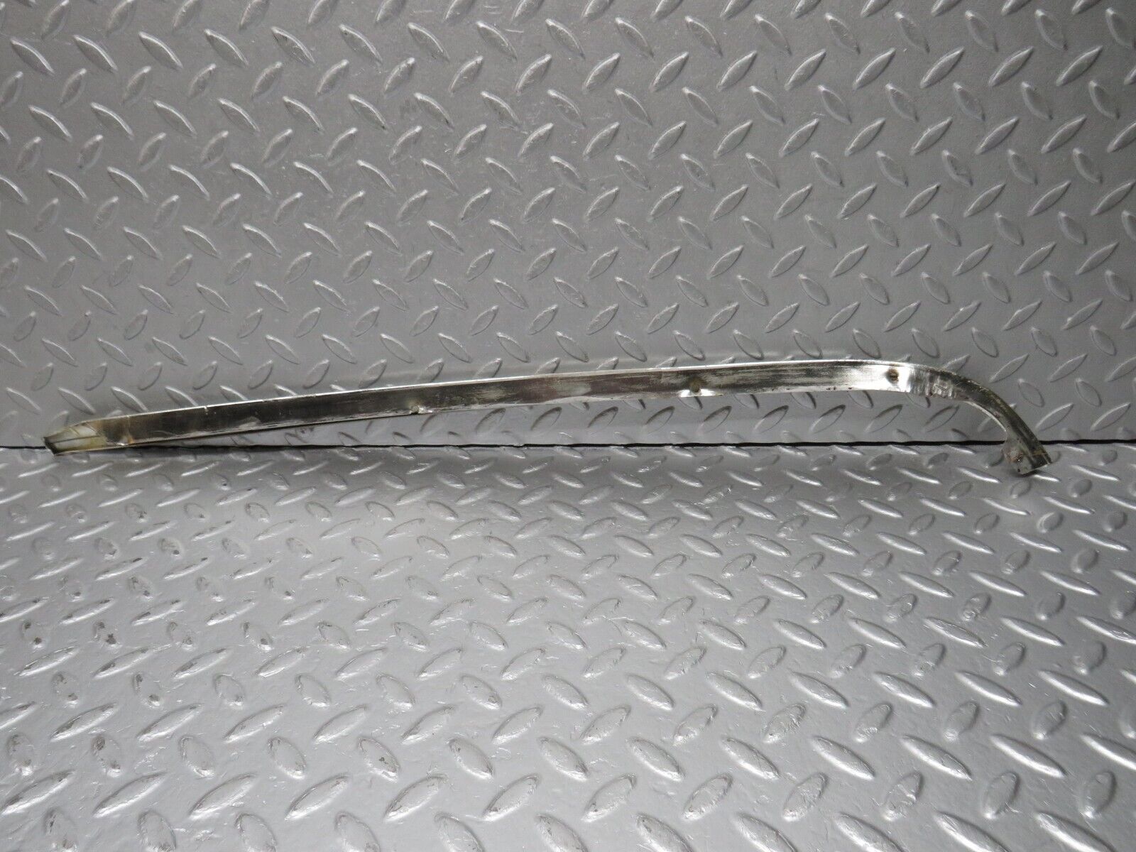 39860 Mercedes-Benz R107 350SL Hardtop Chrome Trim Left Side