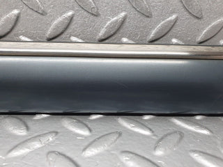 41804 Mercedes-Benz W202 C200 Front Right Door Centre Moulding Trim 2026909462