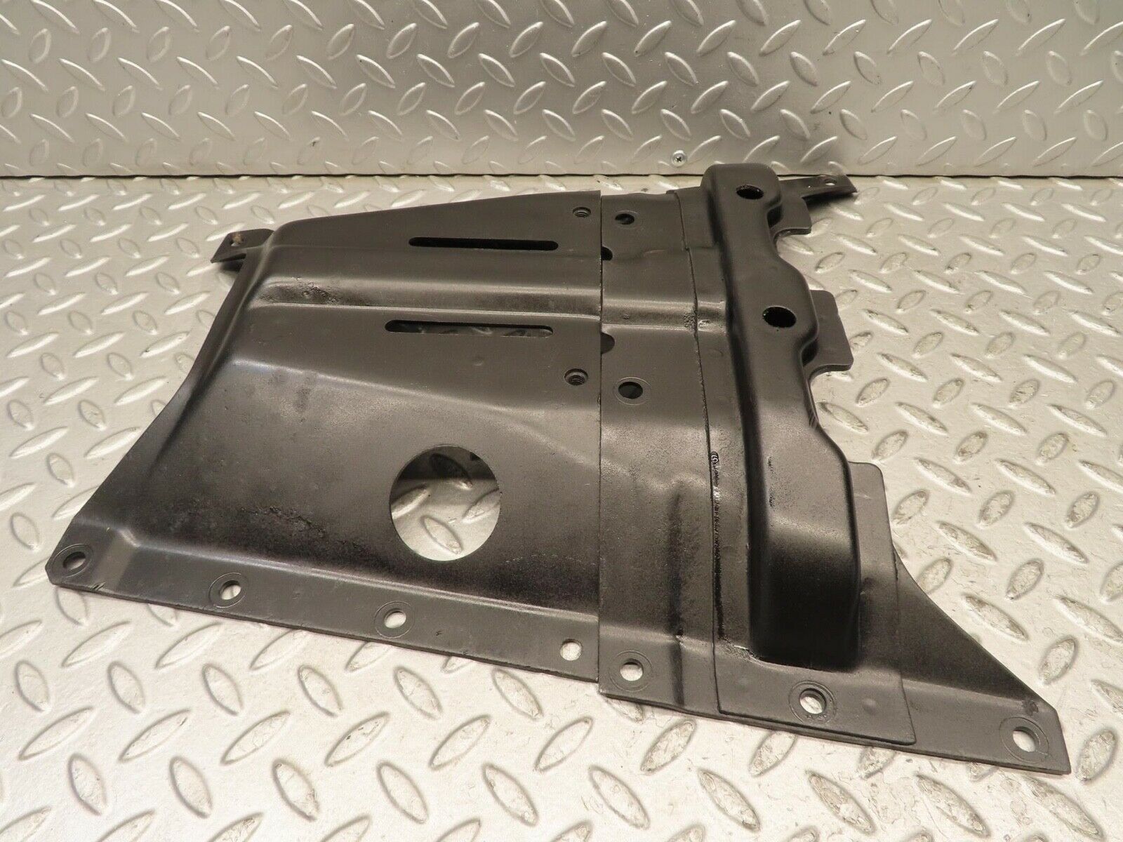 11781 Mercedes-Benz R107 450SL Gearbox Mount Bracket