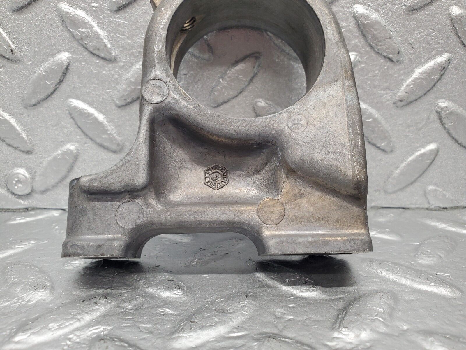 46268 Mercedes-Benz W126 420SE Camshaft Tower Bearing 1160514612
