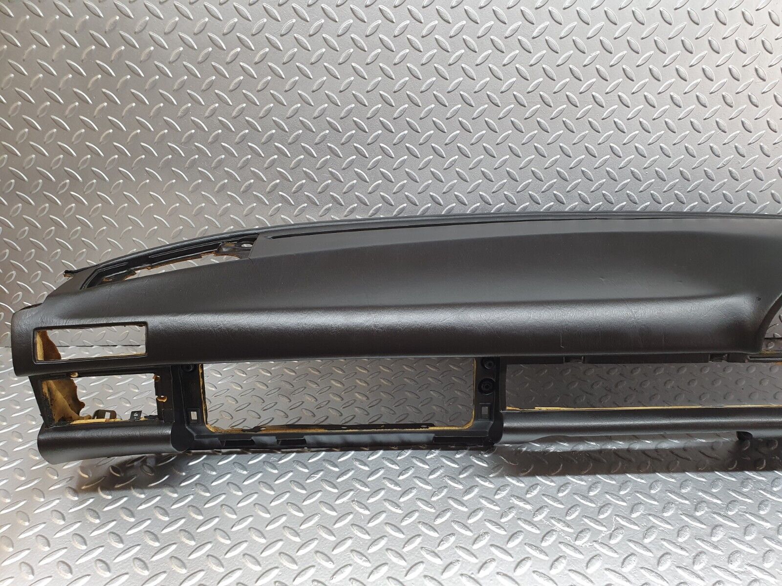 43733 Mercedes-Benz C126 380SEC Coupe Dashboard Black