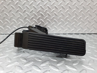 42202 Mercedes-Benz R129 320SL Coupe Accelerator Pedal With Rubber 1293010001 1293010382 1243011320