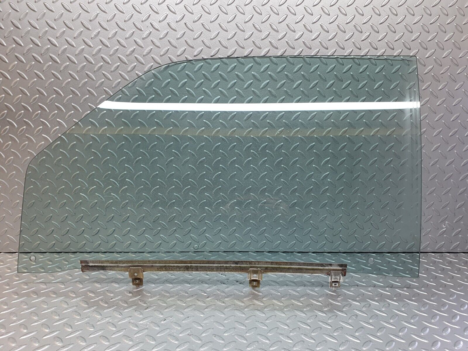 43757 Mercedes-Benz C126 380SEC Coupe Left Door Window Glass