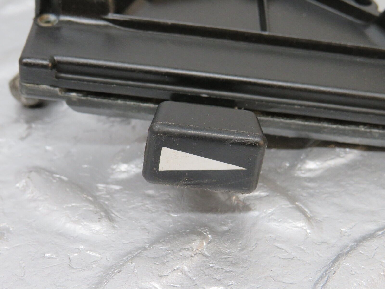 39834 Mercedes-Benz R107 350SL Air Vent Control Lever Centre