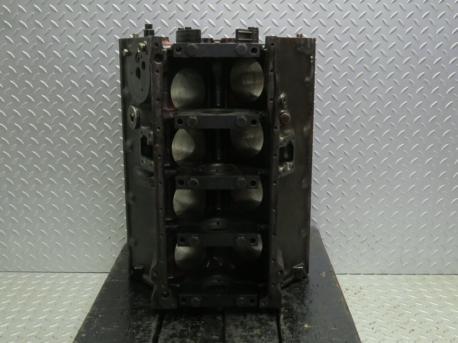 32806 Mercedes-Benz C107 R107 350 V8 Engine Block 1160110601 M116.982