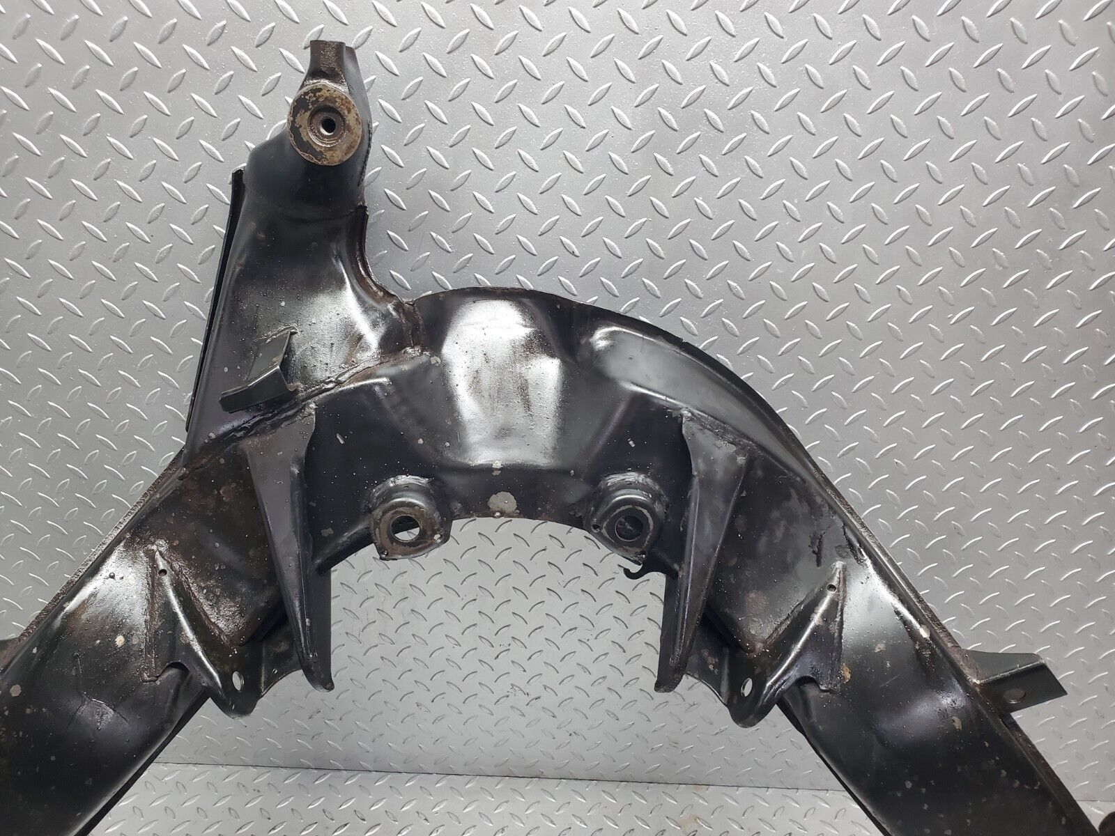 45874 Mercedes-Benz W126 420SE Rear Subframe Axle Carrier