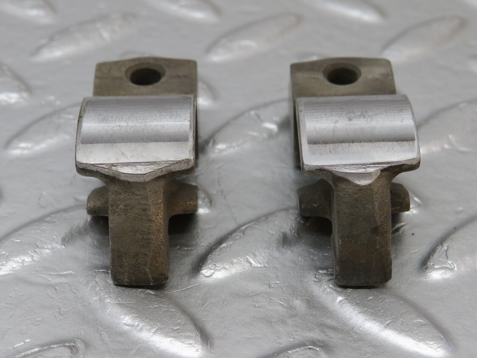 40046 Mercedes-Benz R107 350SL Rocker Arm With Valve Tappet