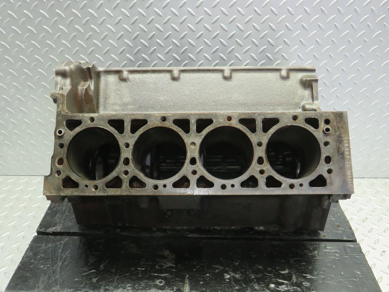 32806 Mercedes-Benz C107 R107 350 V8 Engine Block 1160110601 M116.982