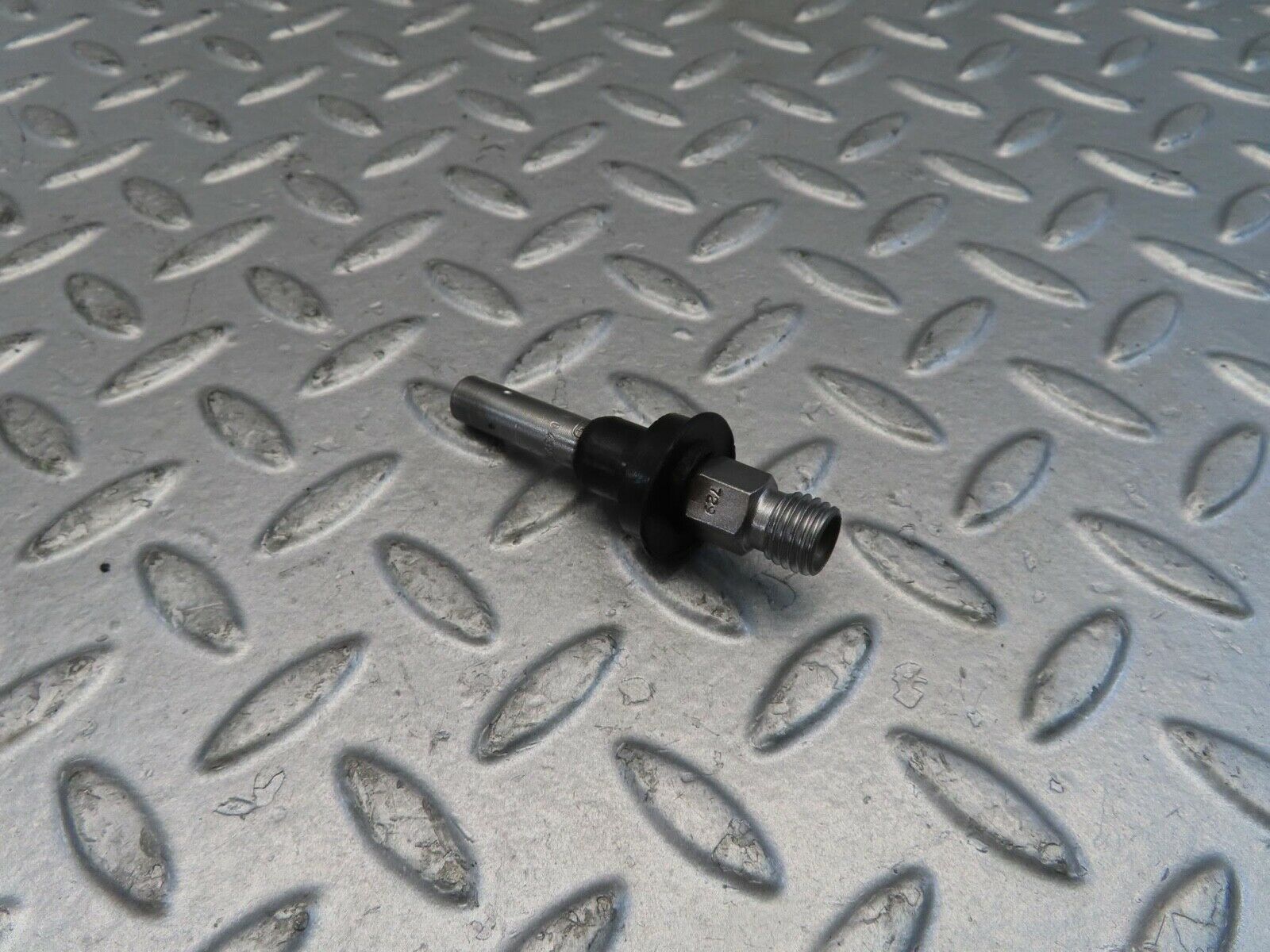 11033 Mercedes-Benz R107 W116 Fuel Injector Bosch 0437502010