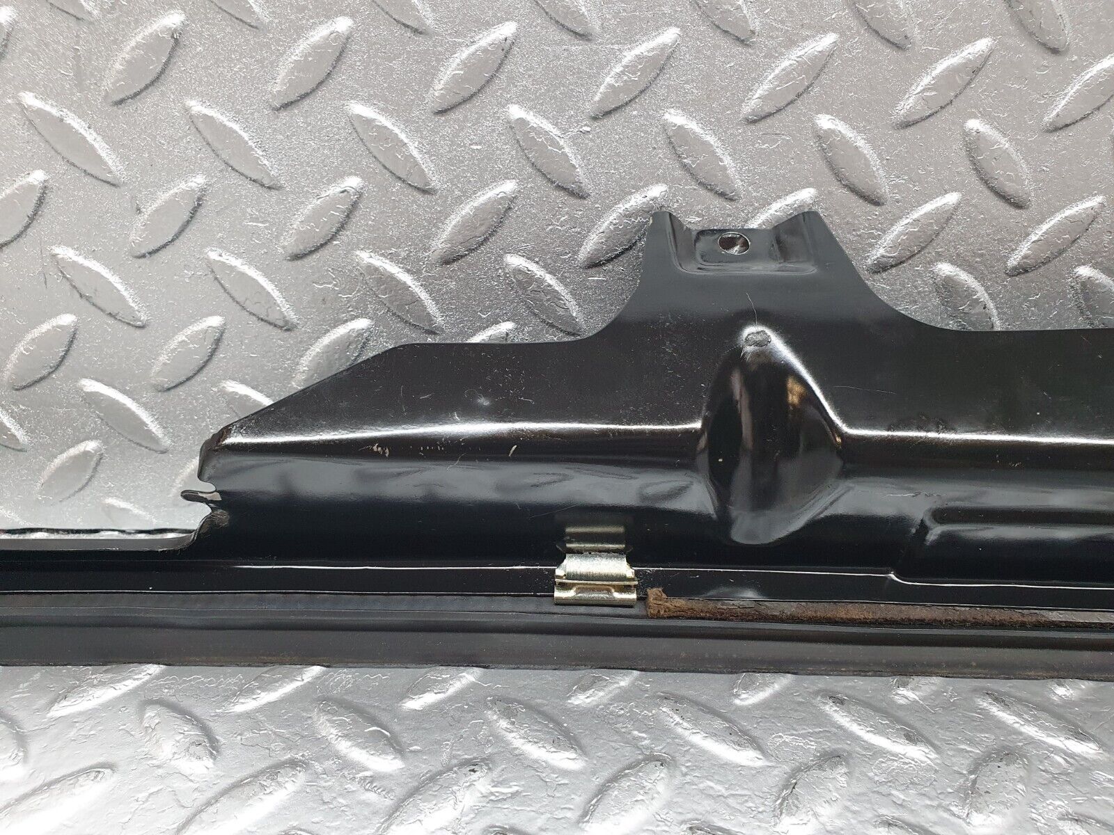 43904 Mercedes-Benz C123 230CE Coupe Rear Left Window Channel Support Bracket