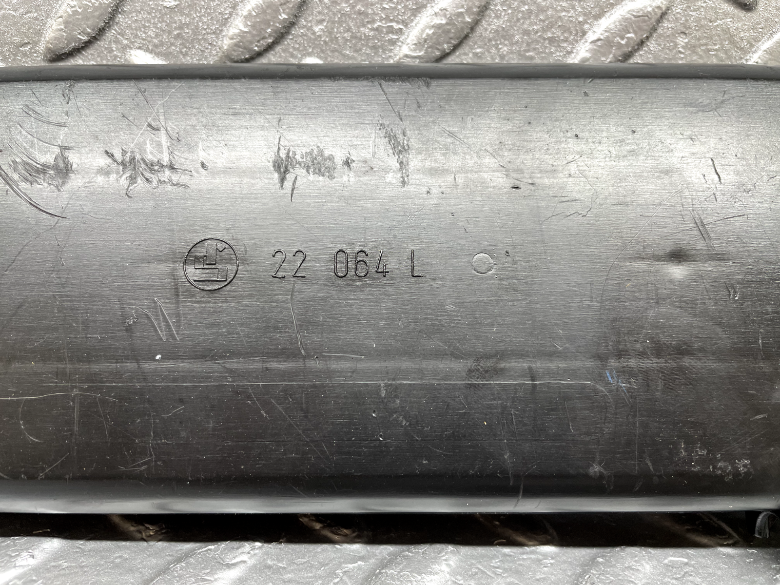44277 Mercedes-Benz W123 280E Tail Light Bulb Holder Left Side 22064L