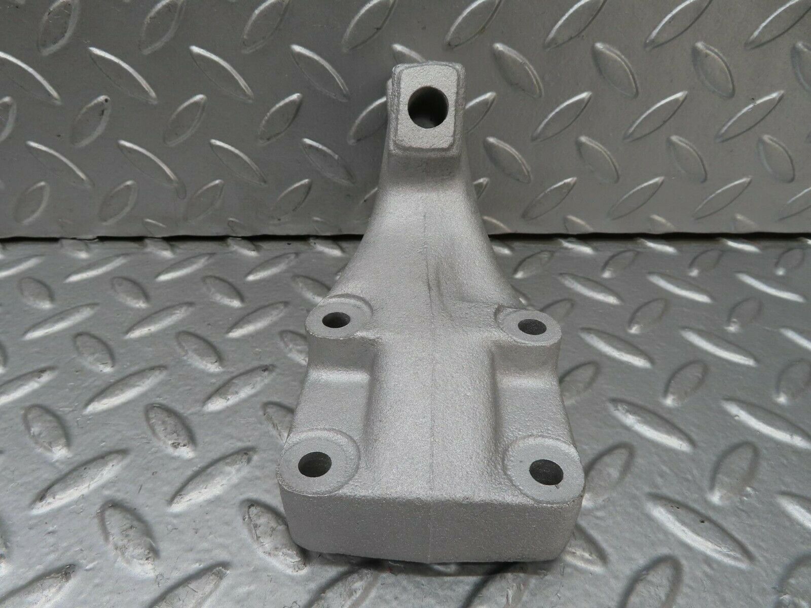 15660 Mercedes-Benz R107 450SL Engine Mount Bracket Right Side 116223460