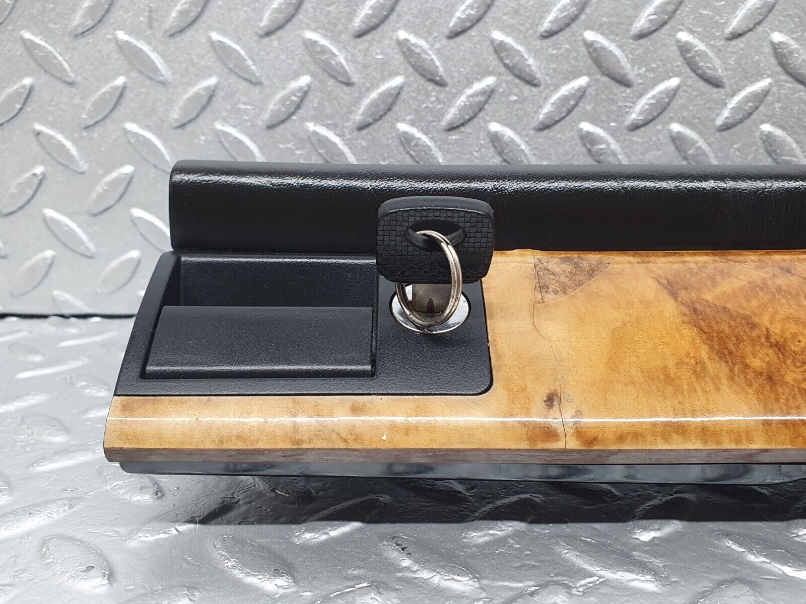 43708 Mercedes-Benz C126 380SEC Coupe Glove Box Door With Key
