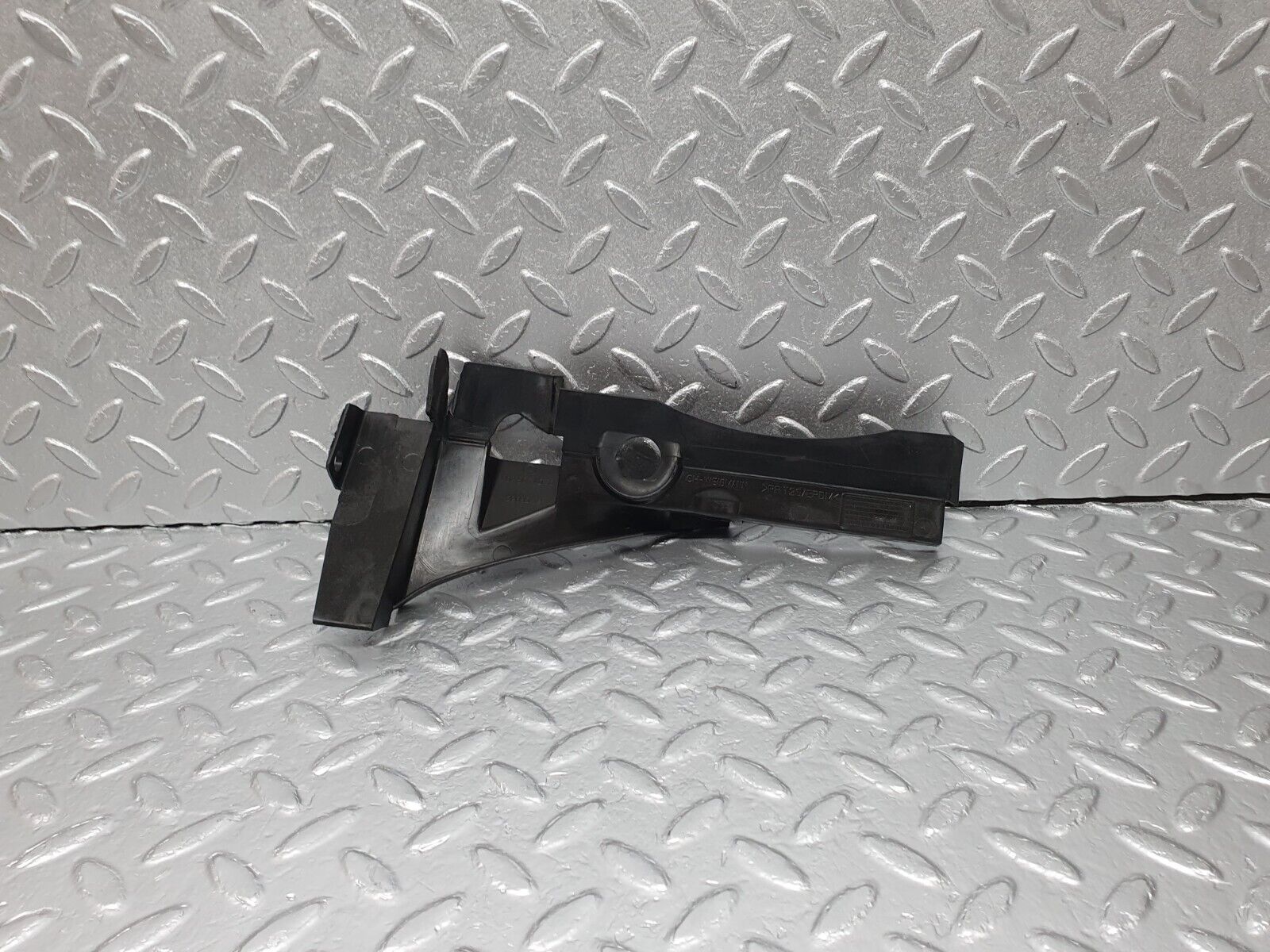 41956 Mercedes-Benz W202 C200 Radiator Support Baffle 2025054088
