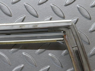 40262 Mercedes-Benz R107 Hardtop Windscreen Chrome Frame