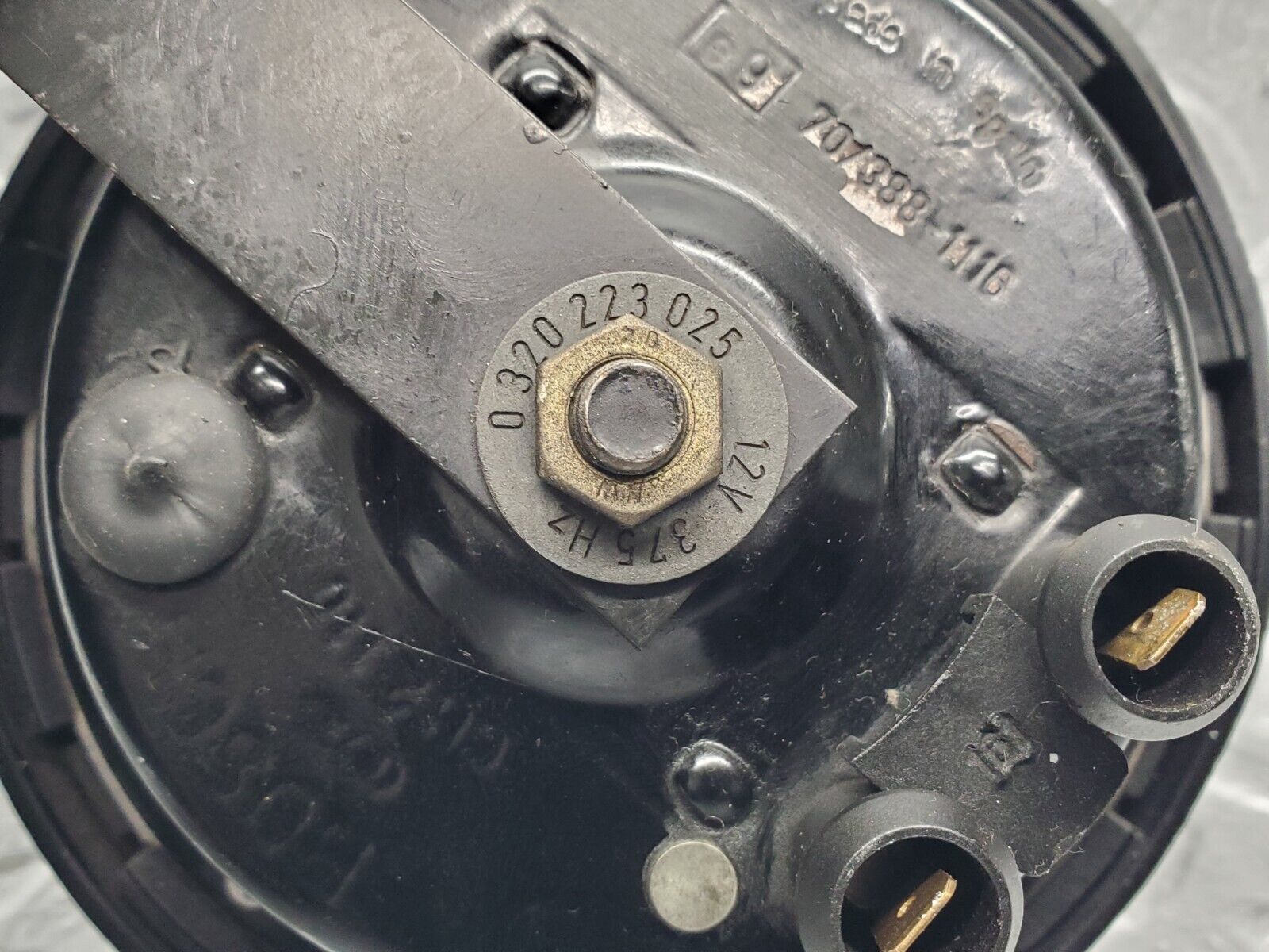 44047816