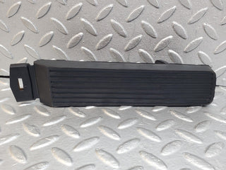 44722 Mercedes-Benz W124 220E Accelerator Pedal With Rubber 1233010082 1263000504