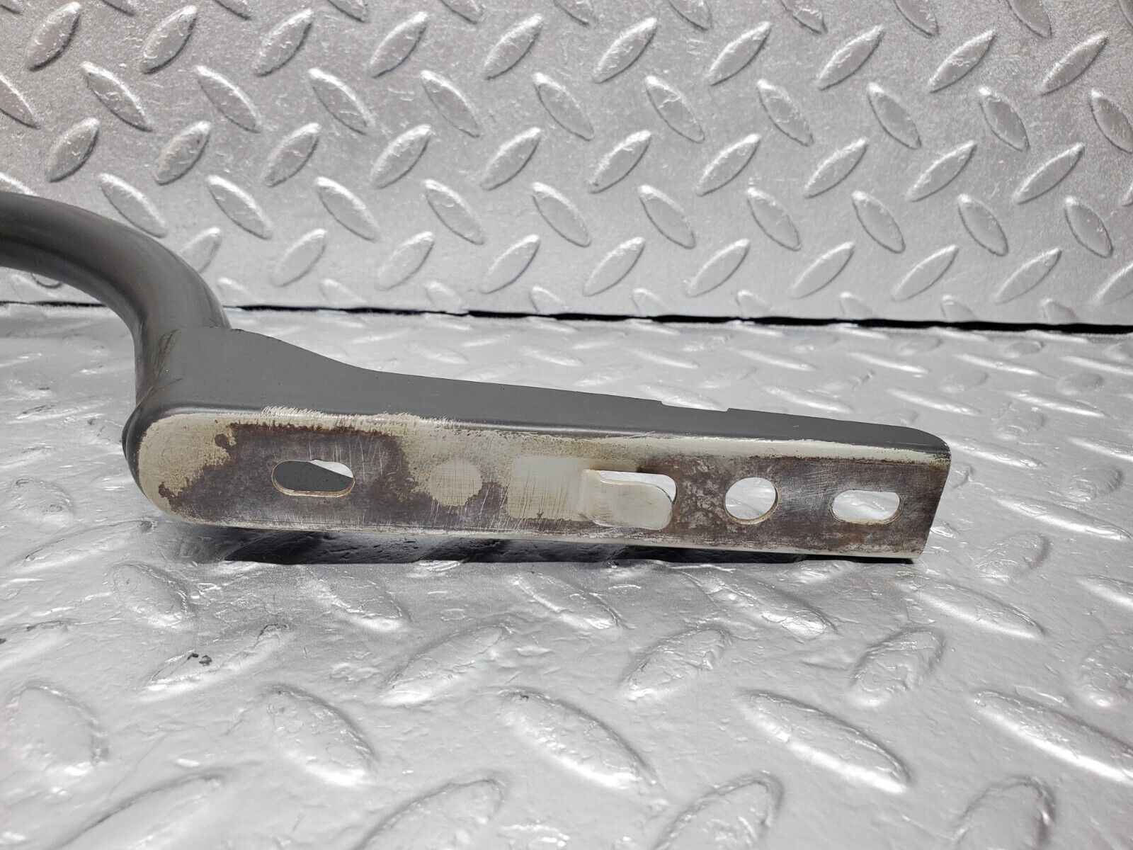 45833 Mercedes-Benz W126 420SE Trunk Lid Hinge Right Side