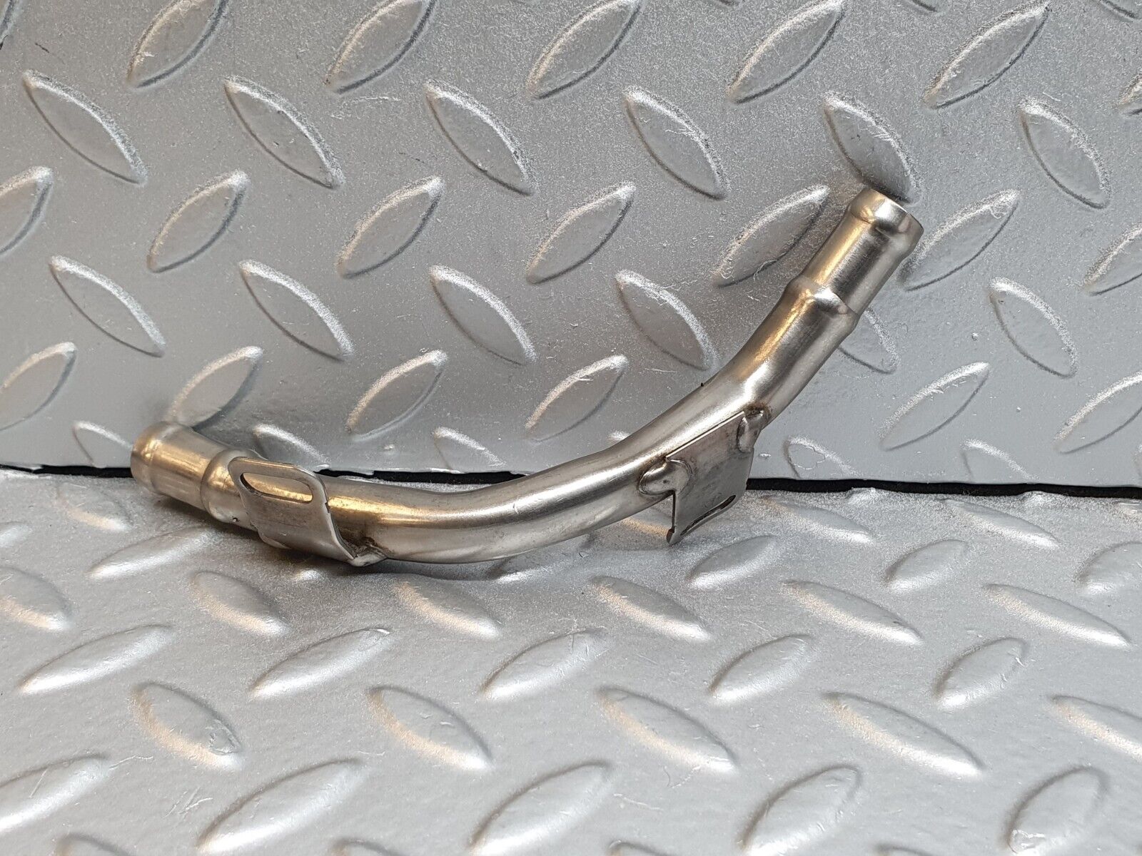 41980 Mercedes-Benz W202 C200 Cooling Hose Pipe