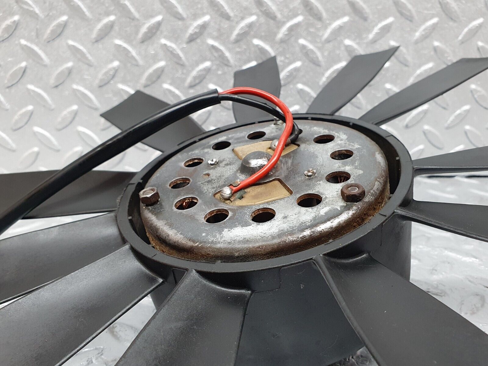 43808 Mercedes-Benz C126 380SEC Coupe Radiator Cooling Fan Bosch