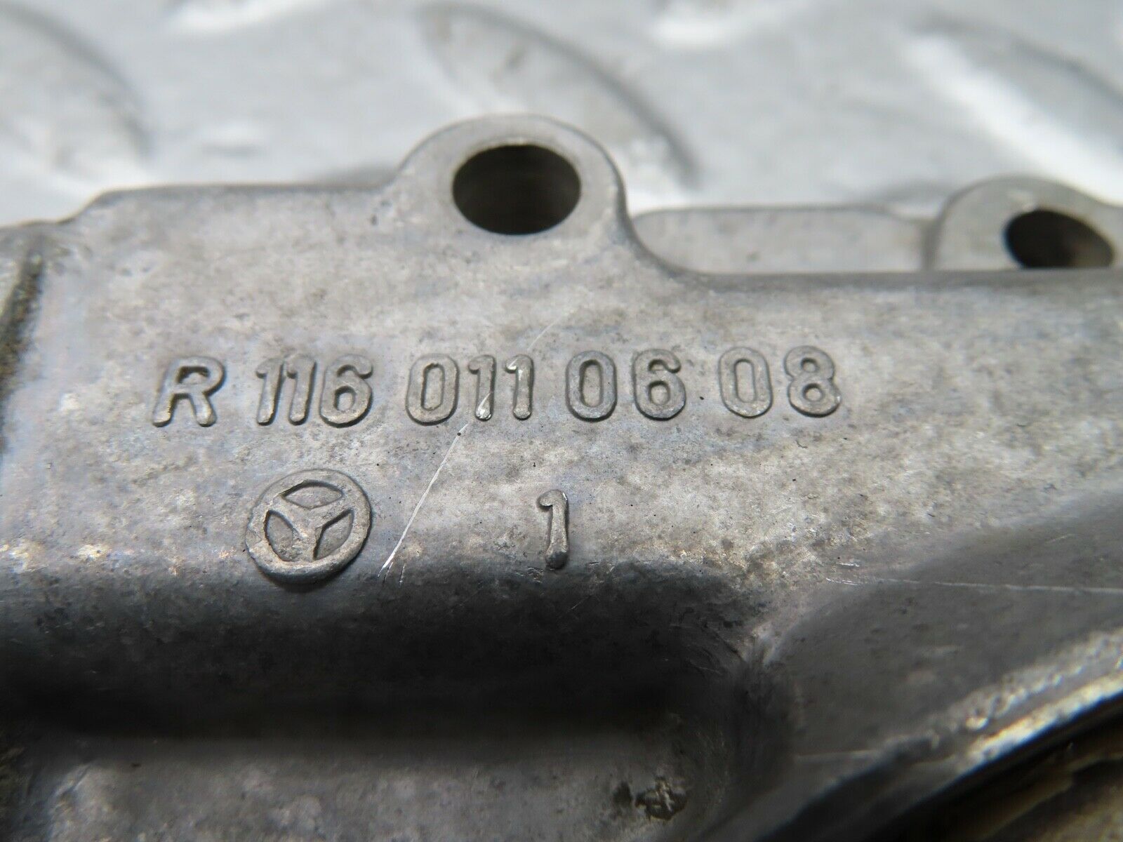 20760 Mercedes-Benz R107 450SL Crankshaft Rear Sealing Cover 1160110608