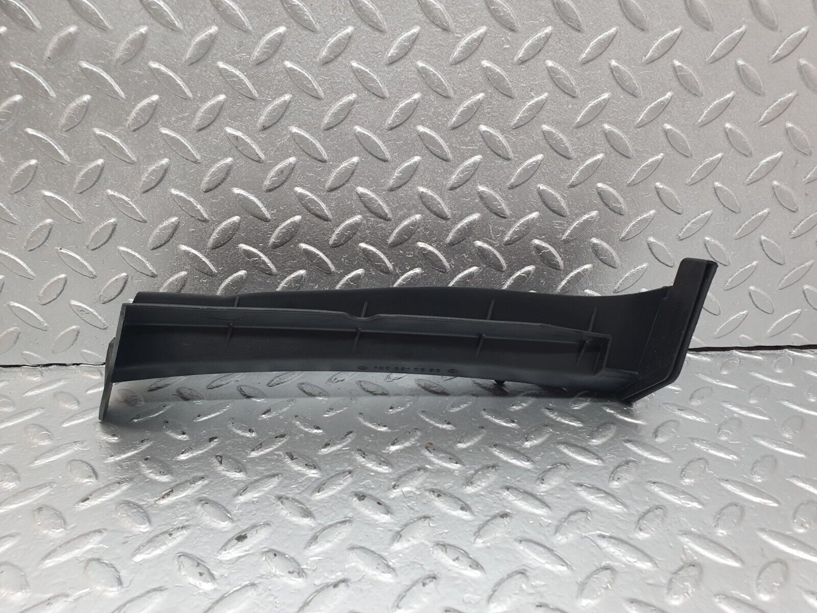 42430 Mercedes-Benz R129 320SL Coupe Windscreen Drain Channel Right 1298310636