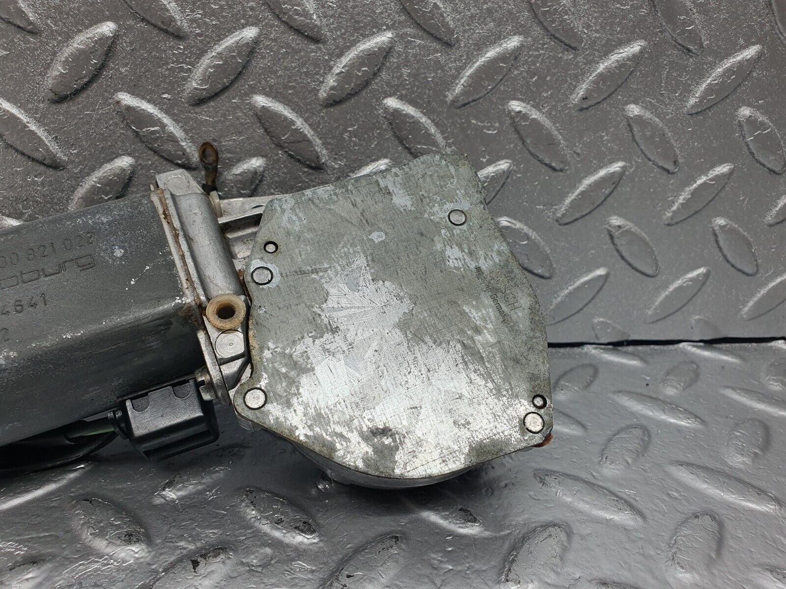 43650 Mercedes-Benz C126 380SEC Coupe Right Door Power Window Regulator Motor Bosch