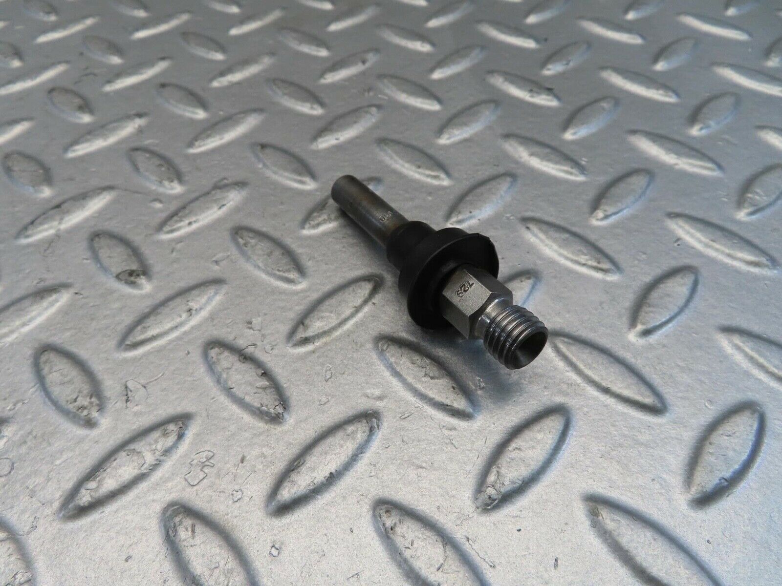 11038 Mercedes-Benz R107 W116 Fuel Injector Bosch 0437502010