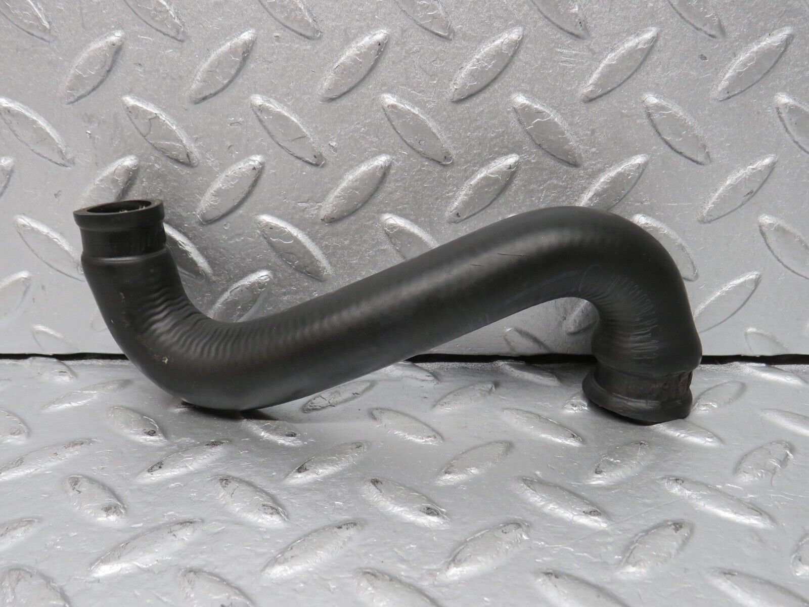 39209 Mercedes-Benz R107 500SL Heater Radiator Hose Pipe 1078310794