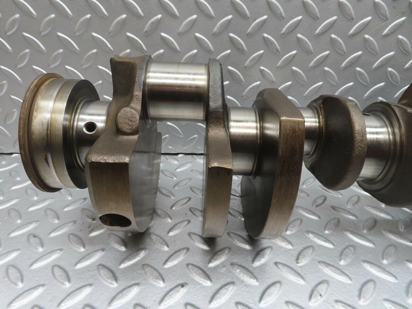 13761 Mercedes-Benz R107 450SL Crankshaft 1170310801